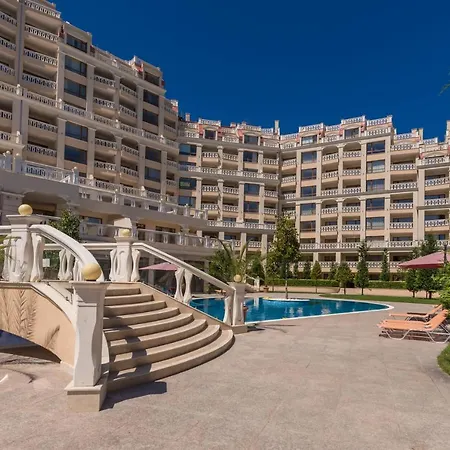 Blue Lagoon Seafront Apartments Varna Exterior photo