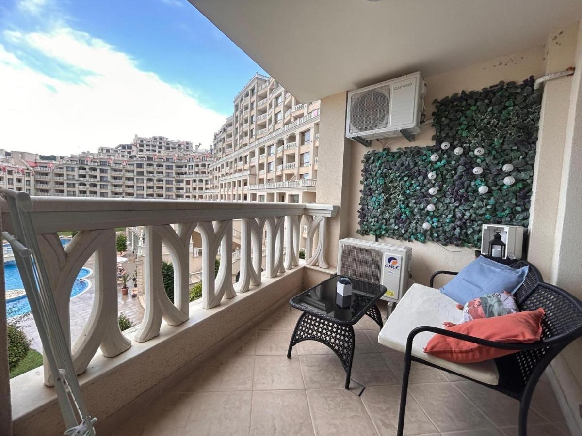 Blue Lagoon Seafront Apartament *